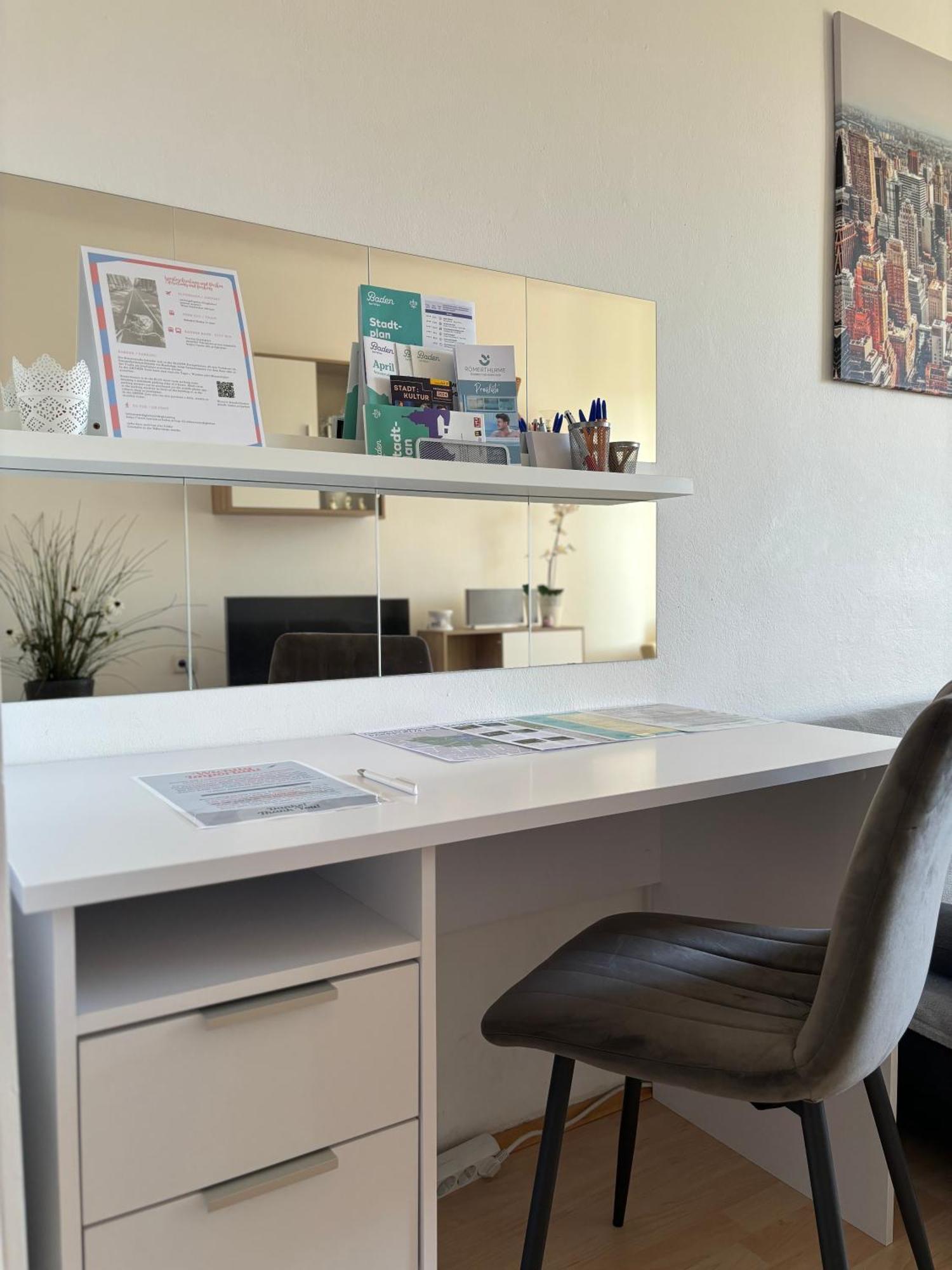 Zum Breyer Bnb City Apartment Baden Ngoại thất bức ảnh
